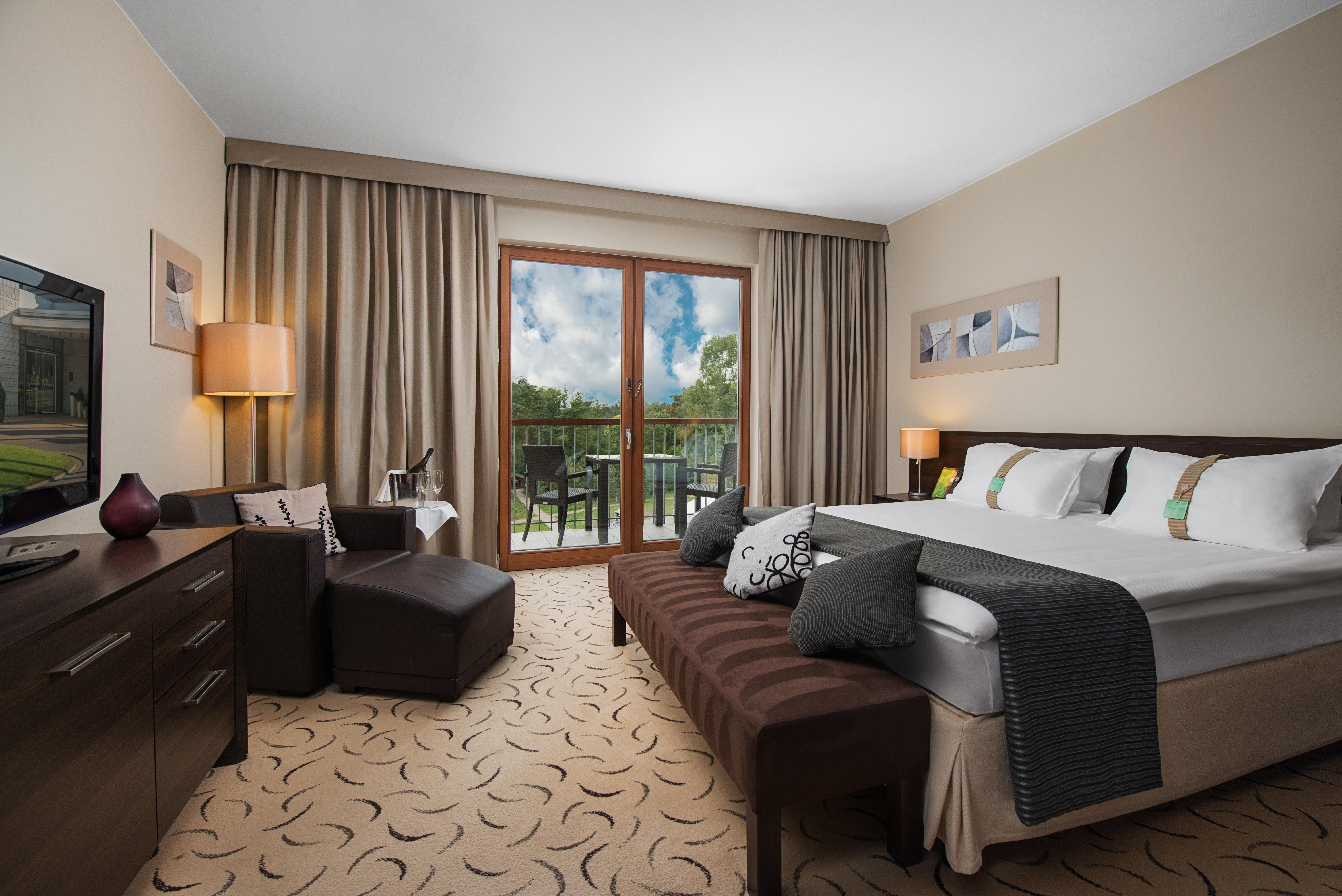 Holiday Inn Resort Warsaw Jozefow By Ihg מראה חיצוני תמונה