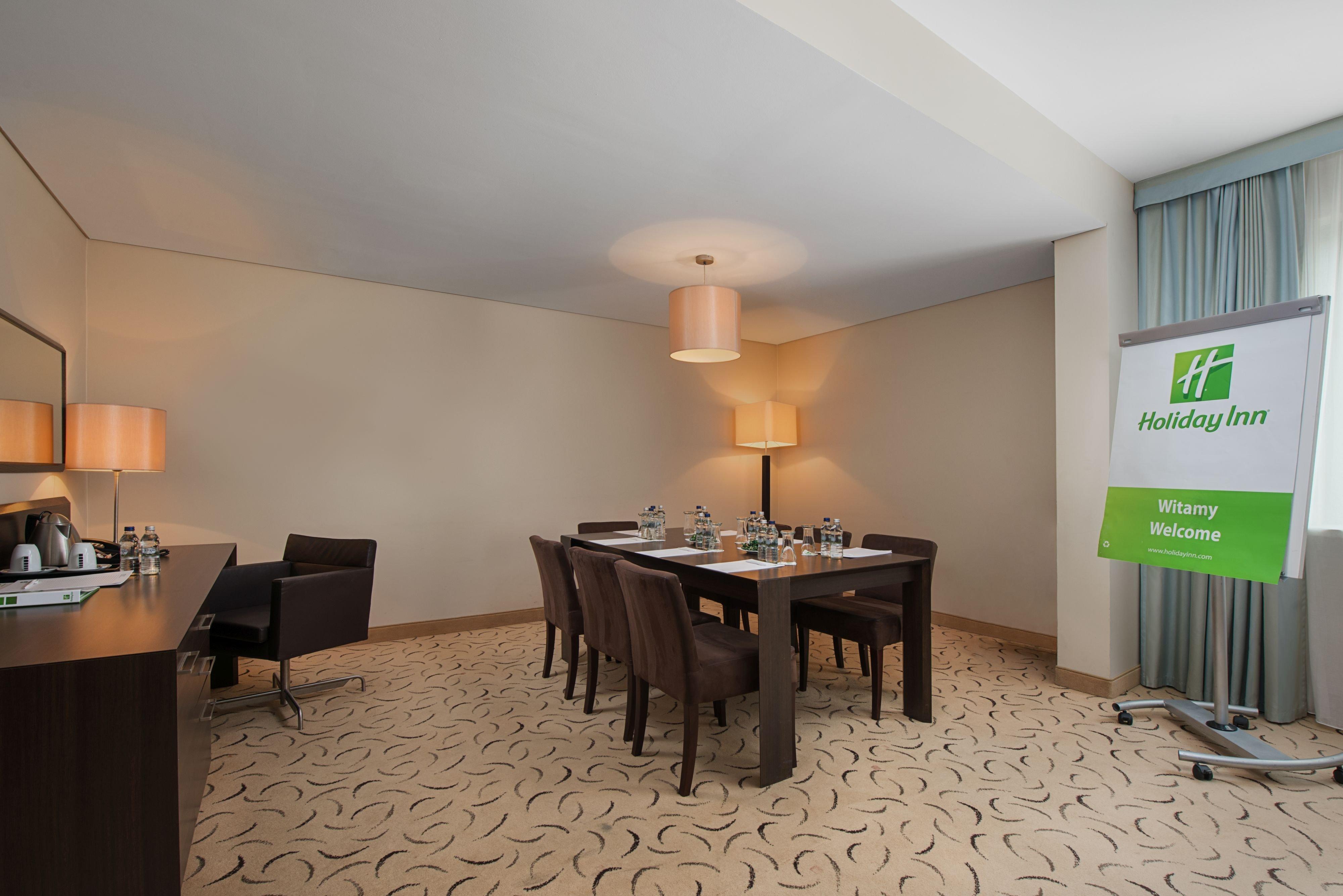 Holiday Inn Resort Warsaw Jozefow By Ihg מראה חיצוני תמונה