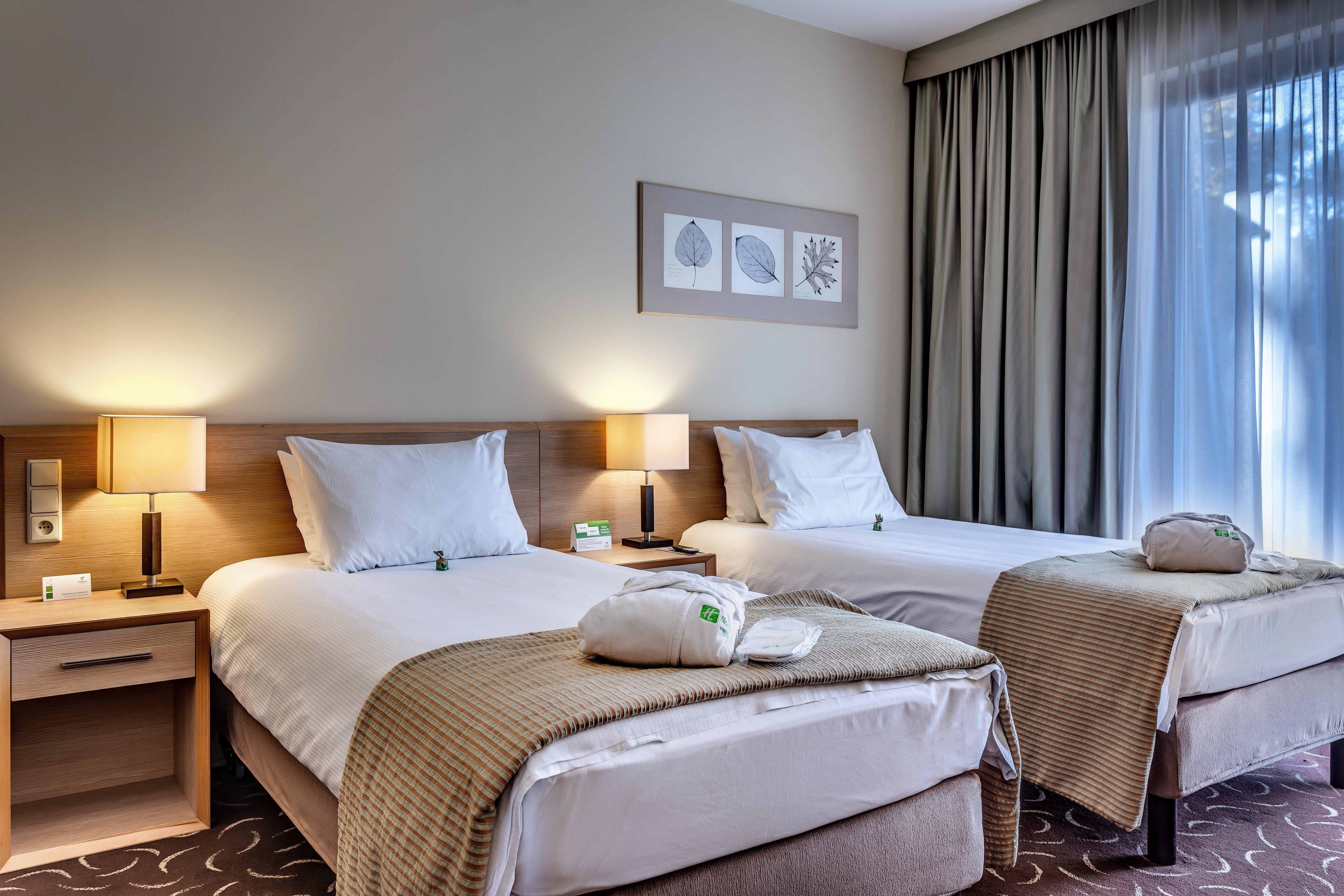 Holiday Inn Resort Warsaw Jozefow By Ihg מראה חיצוני תמונה