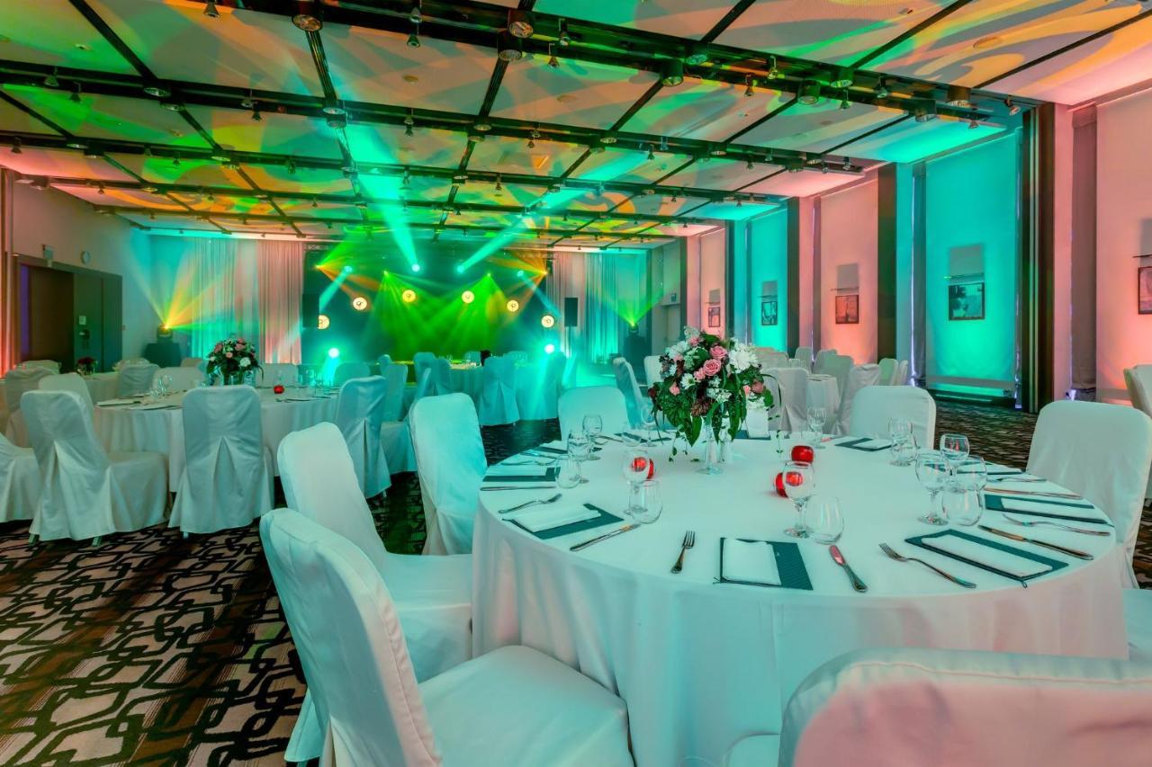 Holiday Inn Resort Warsaw Jozefow By Ihg מראה חיצוני תמונה