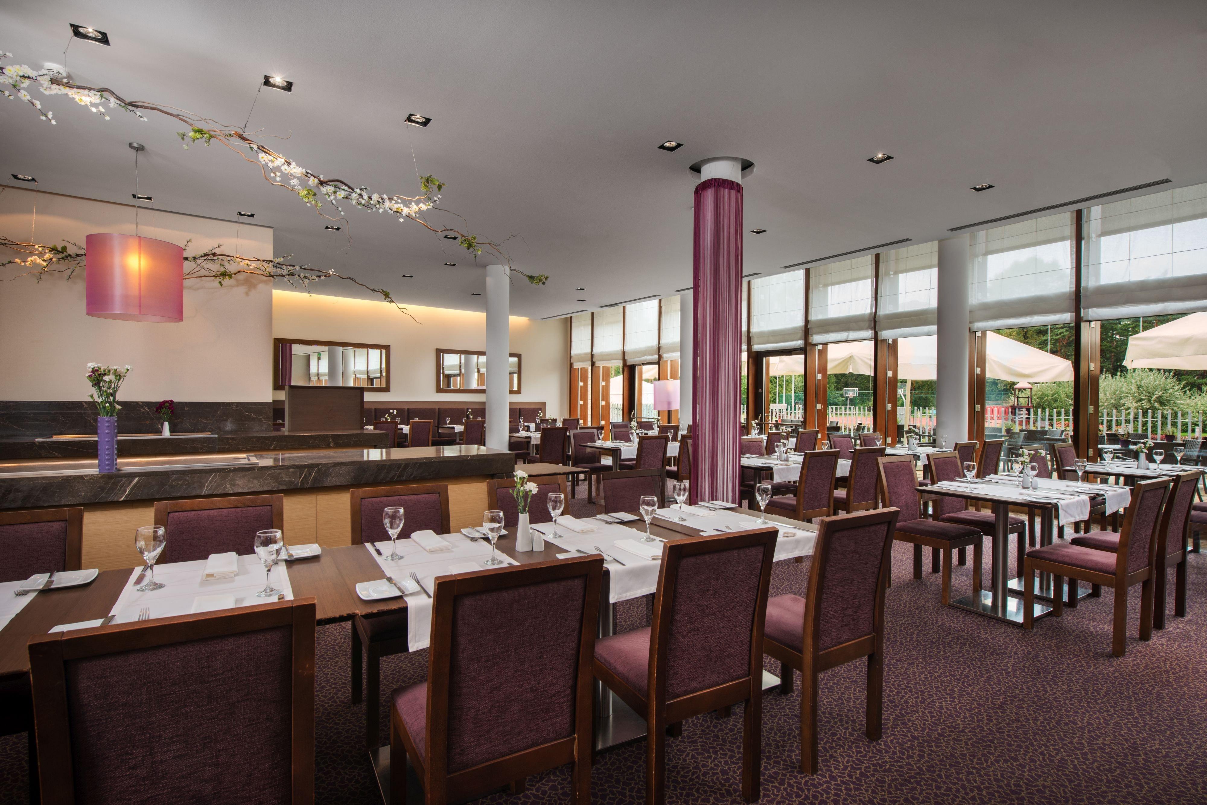Holiday Inn Resort Warsaw Jozefow By Ihg מראה חיצוני תמונה