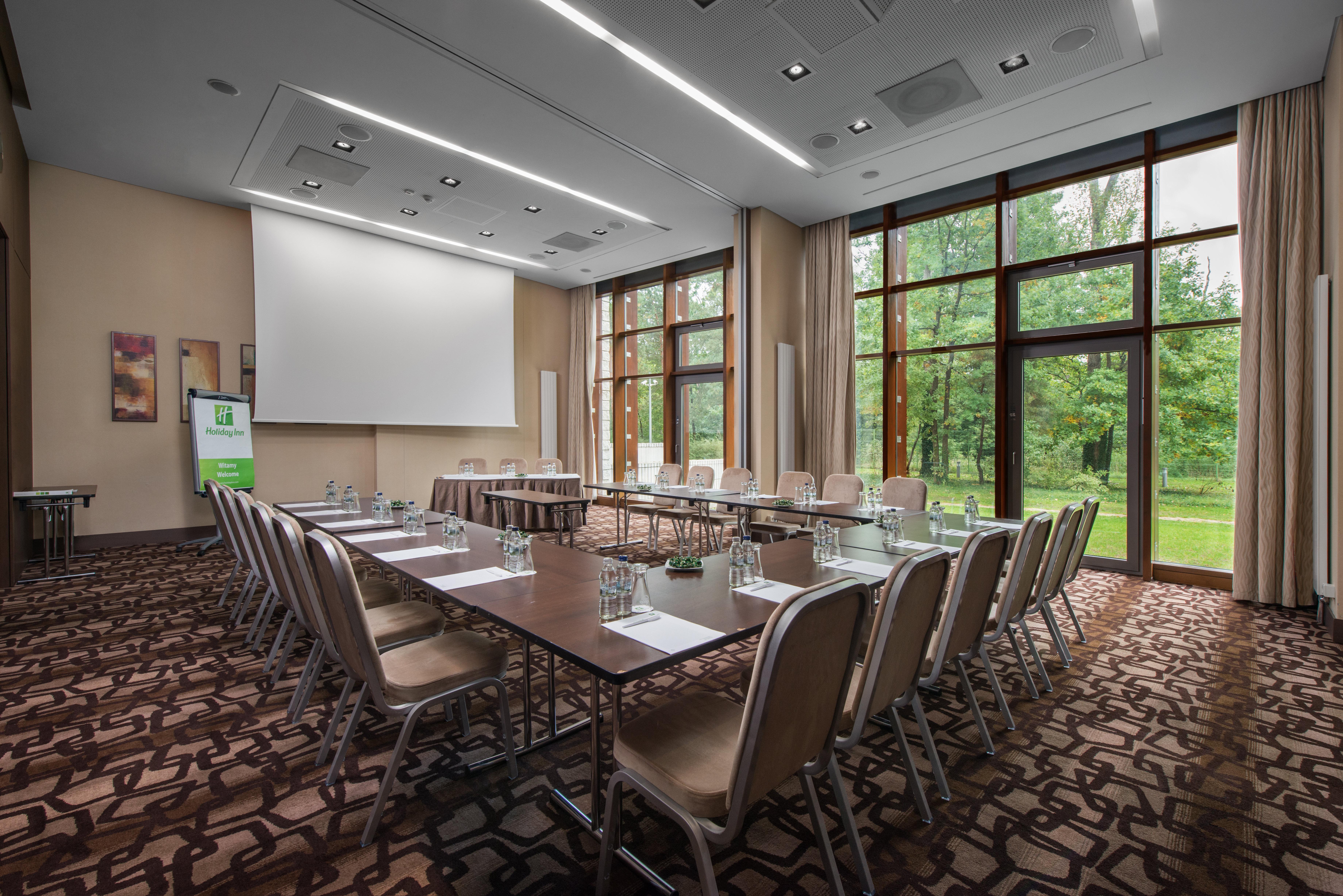 Holiday Inn Resort Warsaw Jozefow By Ihg מראה חיצוני תמונה