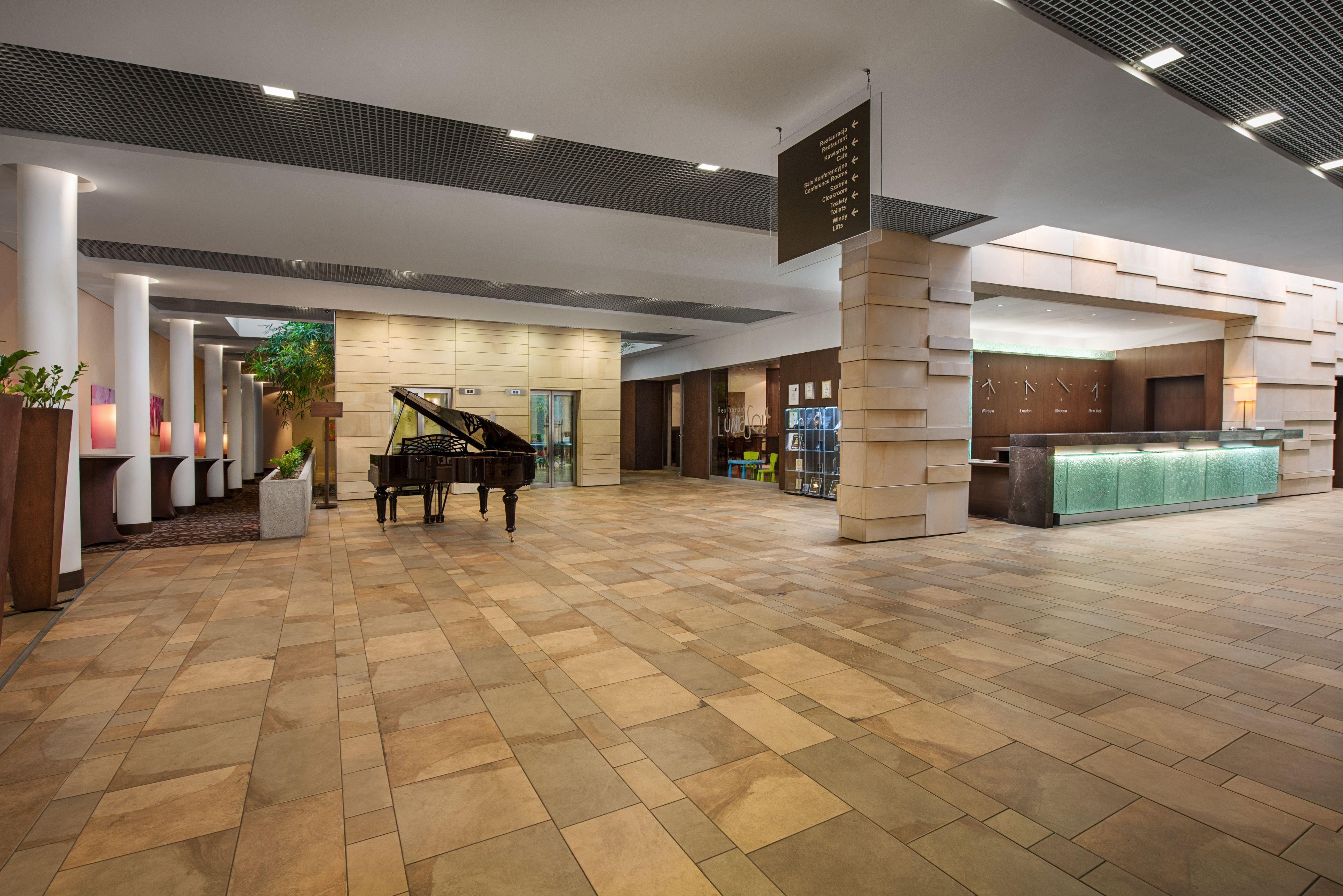Holiday Inn Resort Warsaw Jozefow By Ihg מראה חיצוני תמונה